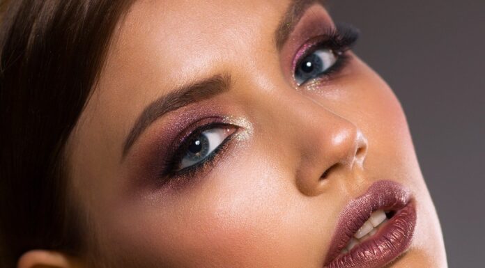 Trucco labbra: sottili, naturale, permanente, trasparente, marcato Trucco labbra