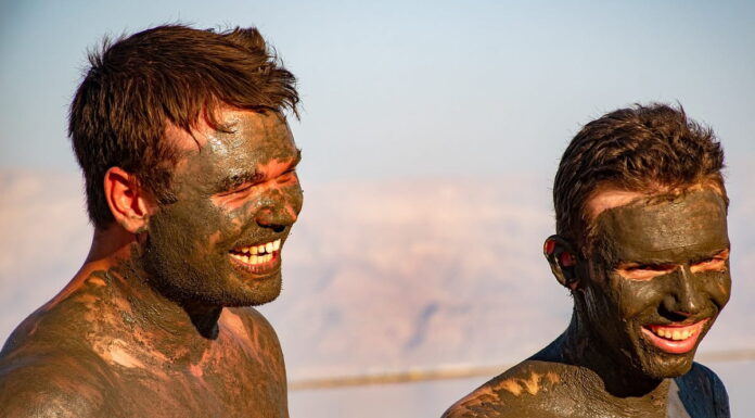 Utilizzare il fango del mar morto per la tua bellezza fango mar morto